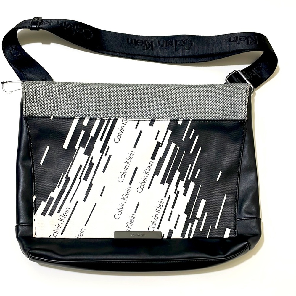 New Calvin Klein Leather Messenger Crossbody Bag
